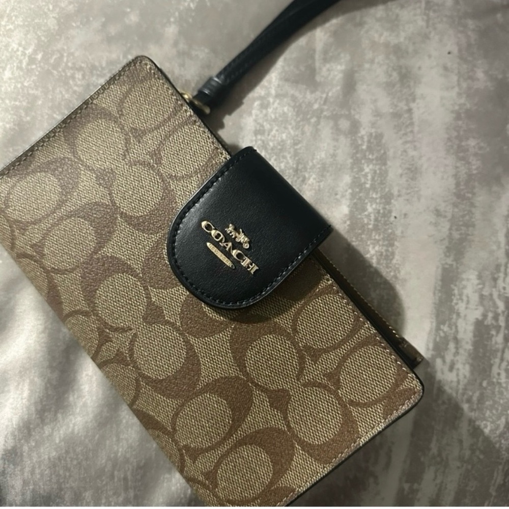 Coach Signature Tan and Black Wristlet